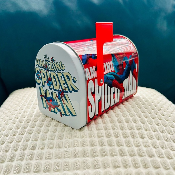 Spider-Man Valentine’s Day Tin Mailbox NWT - Picture 1 of 7
